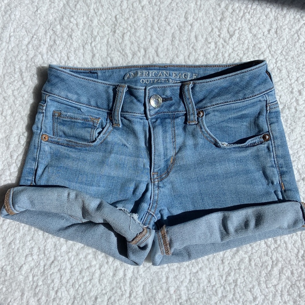 American Eagle light wash woman’s jean super super stretch  shorts 0